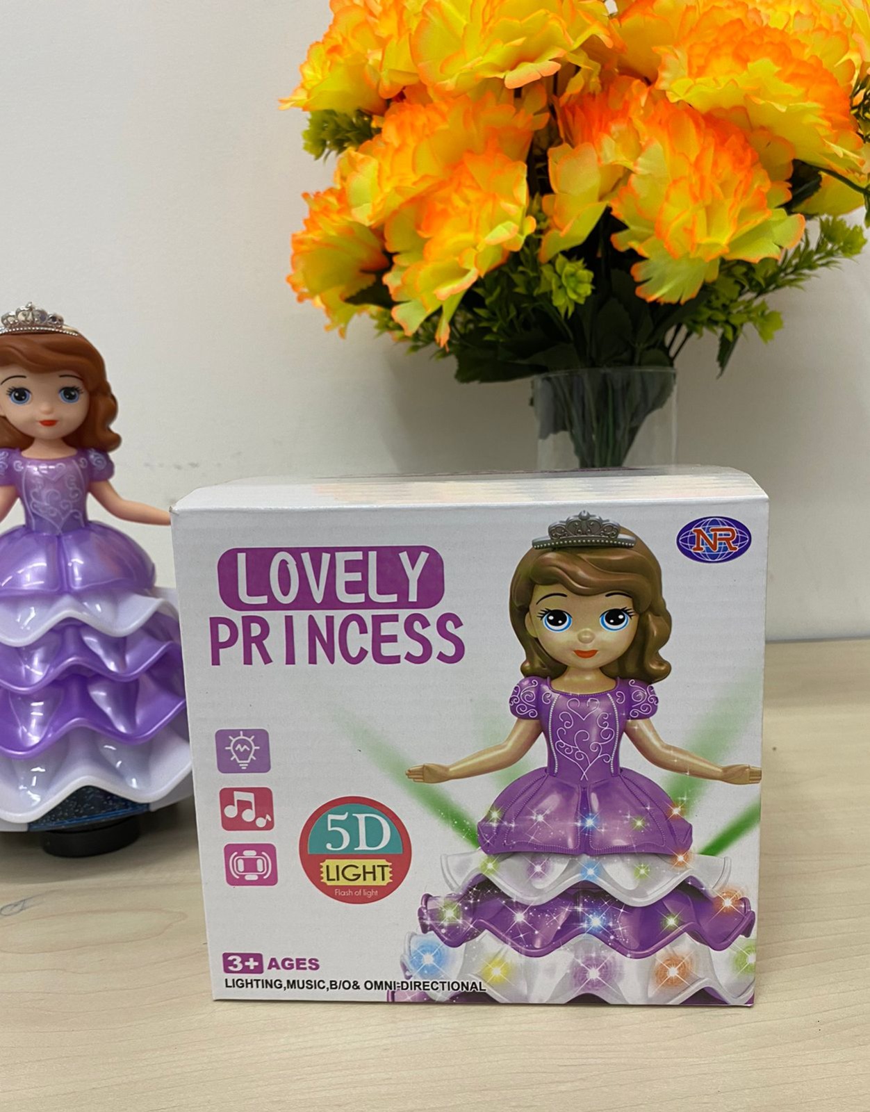 Miniatura 2 de Muñeca armable bailarina con luces.